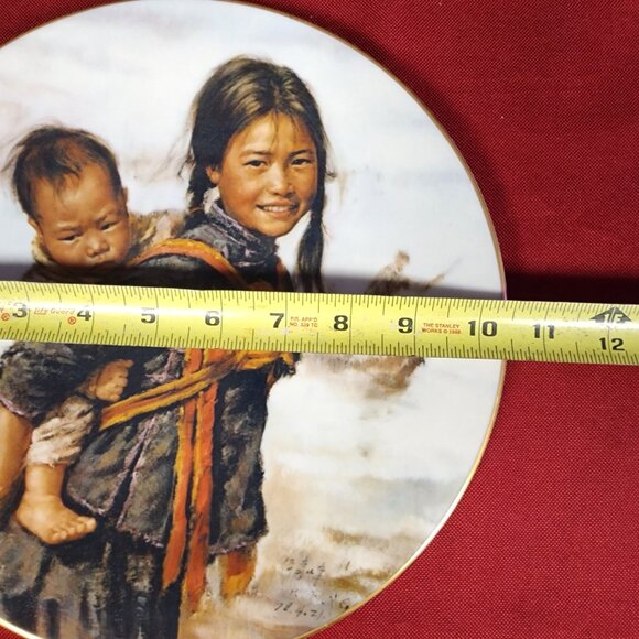 Vintage Kee Fung Ng Collector's Plate "Girl with Little Brother" 1979 - Picture 9 of 9